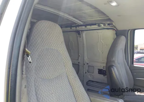 2007 Chevrolet Express Work Van z USA, uszkodzony, nr VIN 1GCFG15X271134465